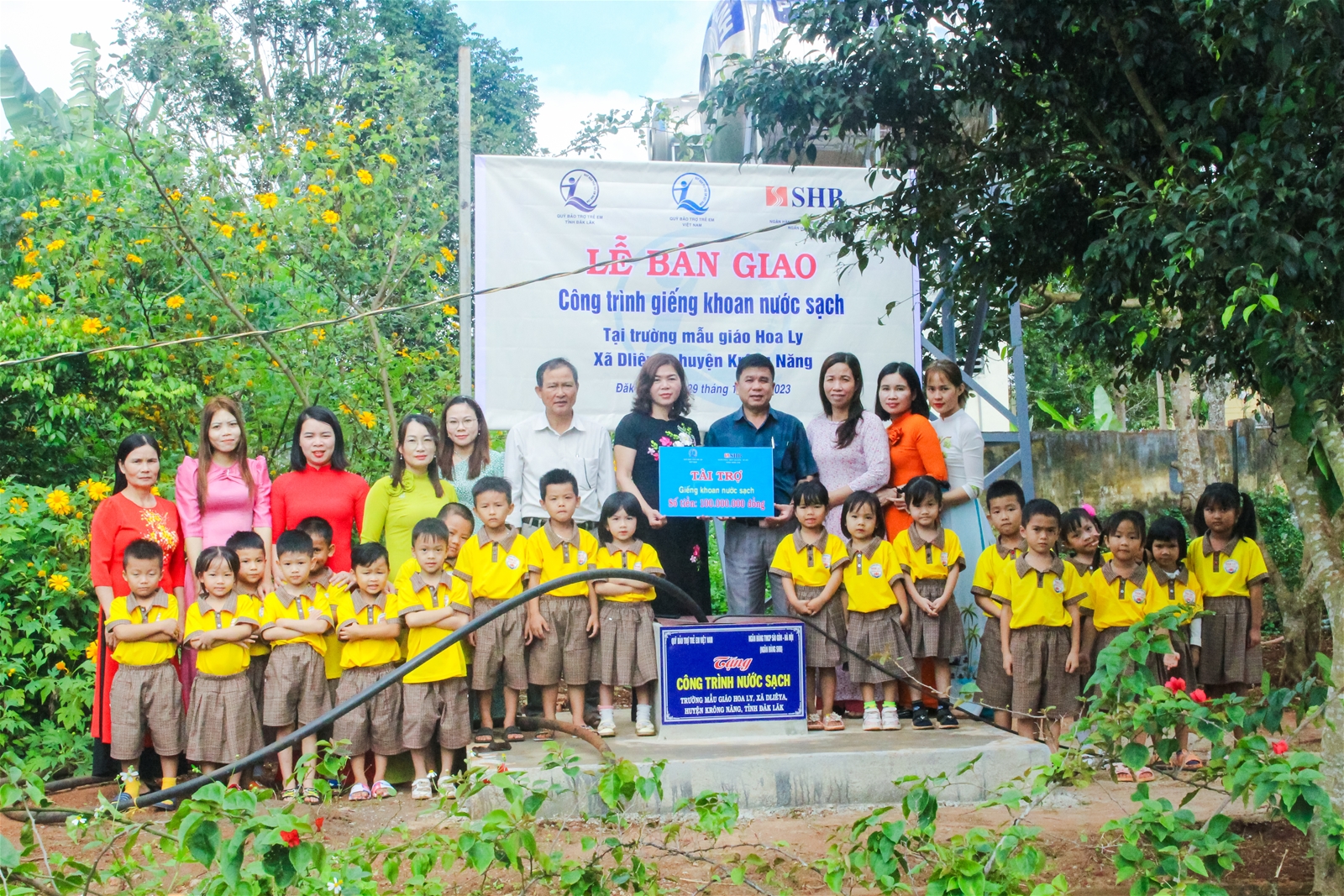 Bàn giao công trình giếng khoan nước sạch cho điểm trường vùng sâu, vùng xa huyện Krông Năng