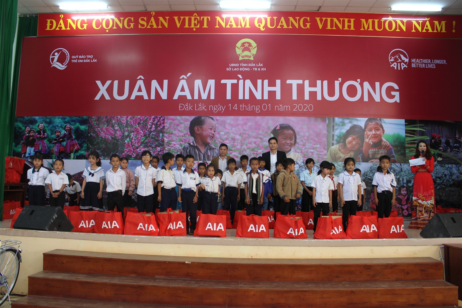 "Xuân ấm tình thương" cho trẻ em có hoàn cảnh đặc biệt, khó khăn
