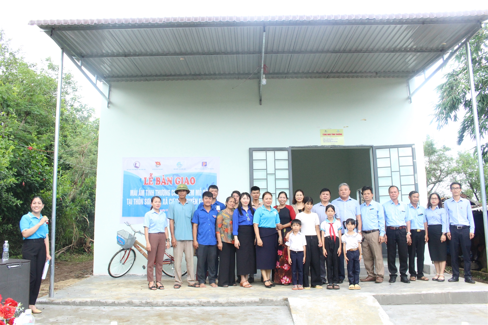 Lễ Khánh thành và bàn giao nhà tình thương cho trẻ em mồ côi có hoàn cảnh đặc biệt khó khăn huyện Ea Kar