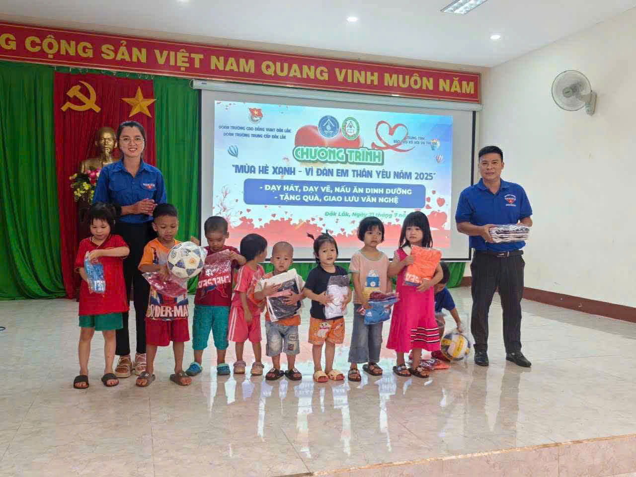 Chương trình “Mùa hè xanh – vì đàn em thân yêu”