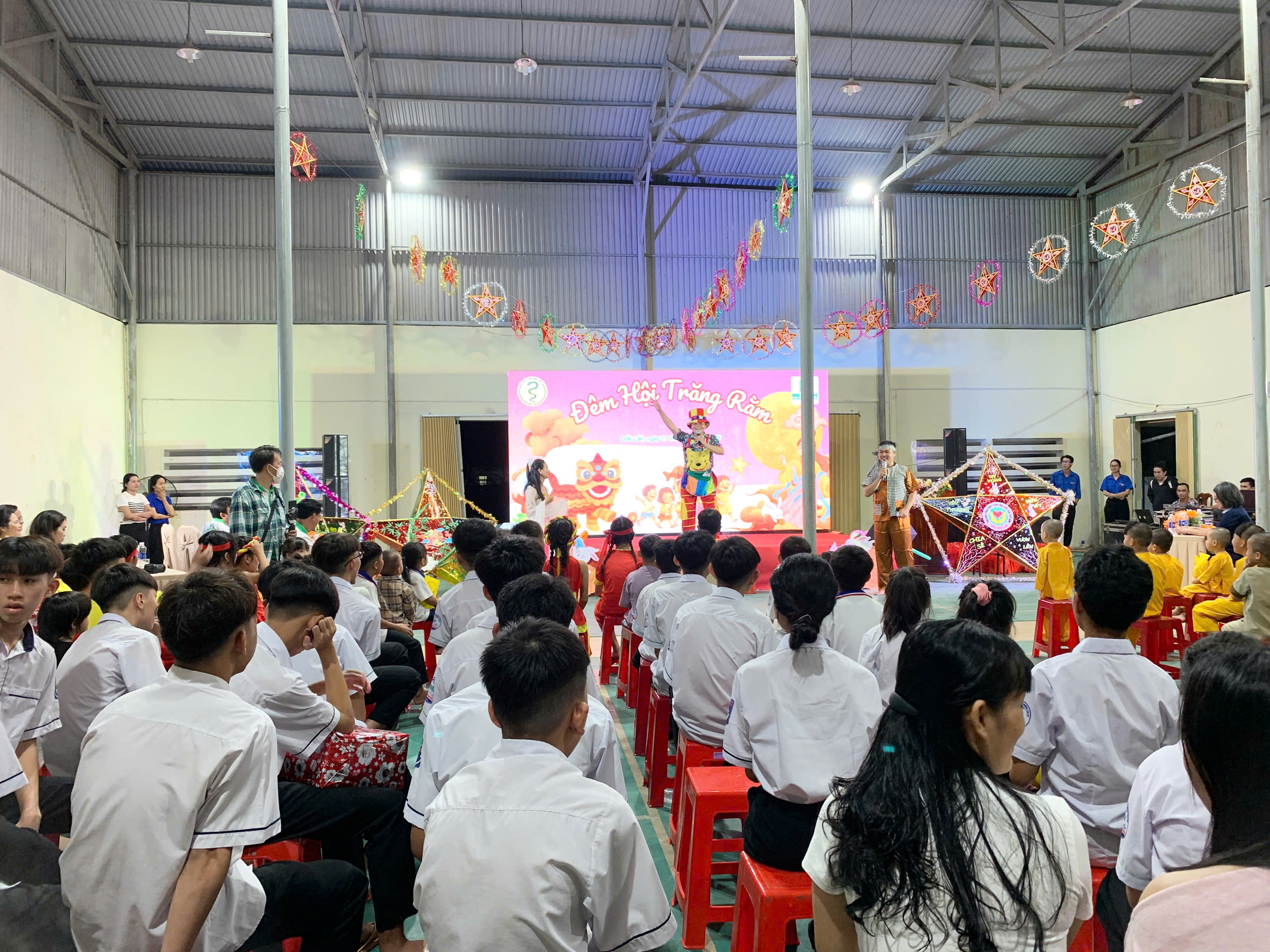 “Đêm hội trăng rằm” – Mang trung thu ấm áp đến với trẻ em có hoàn cảnh đặc biệt