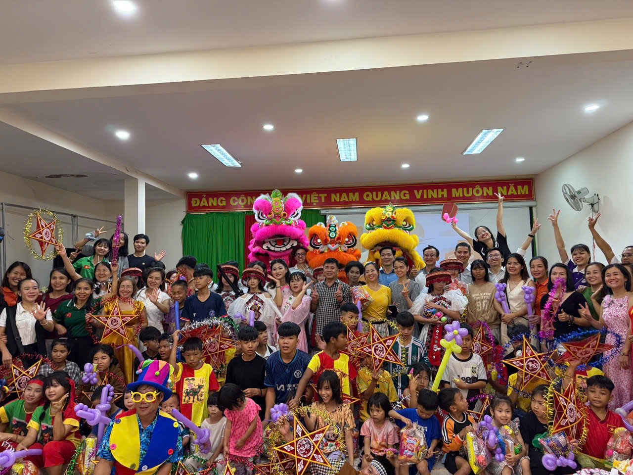 Chương trình “Vui hội trăm rằm - Gắn kết yêu thương”